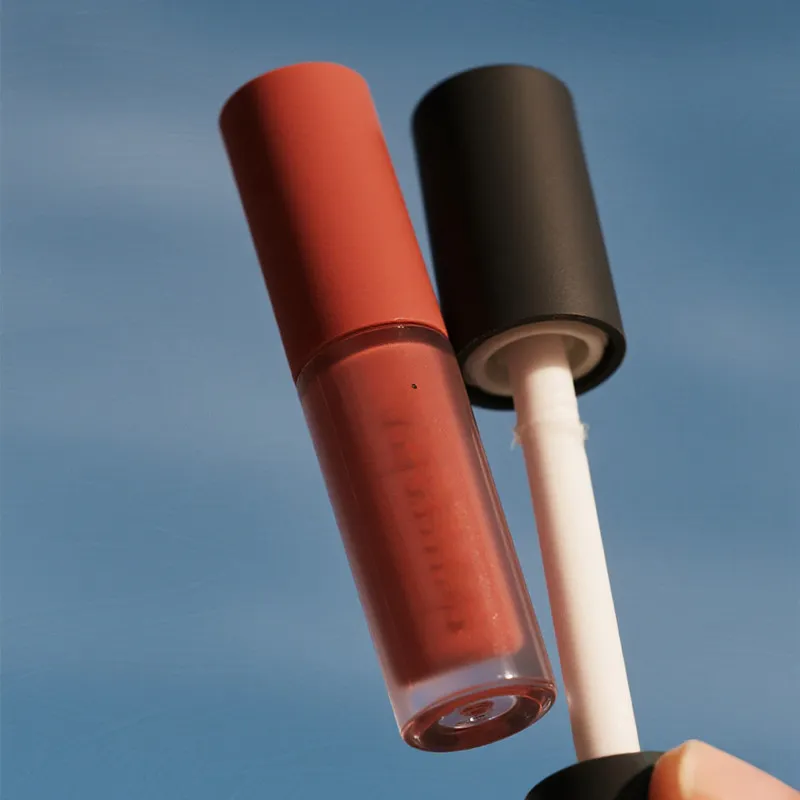 Grožio tiekimo lūpų blizgis