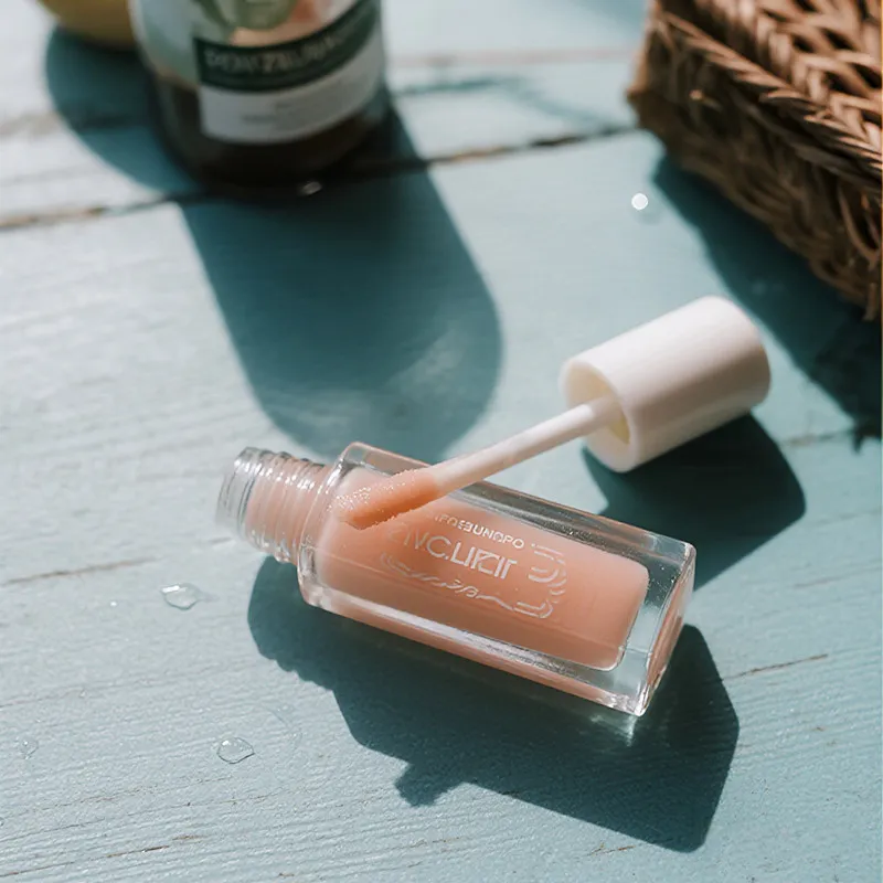 Išvalyti lūpų blizgį