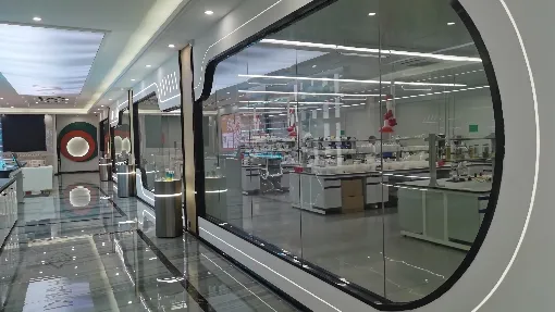 What Is OEM in Cosmetics? A Comprehensive Guide To Cosmetic Private Label Manufacturing